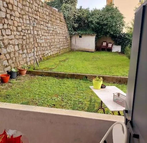 Studio Quartier Calme 아파트